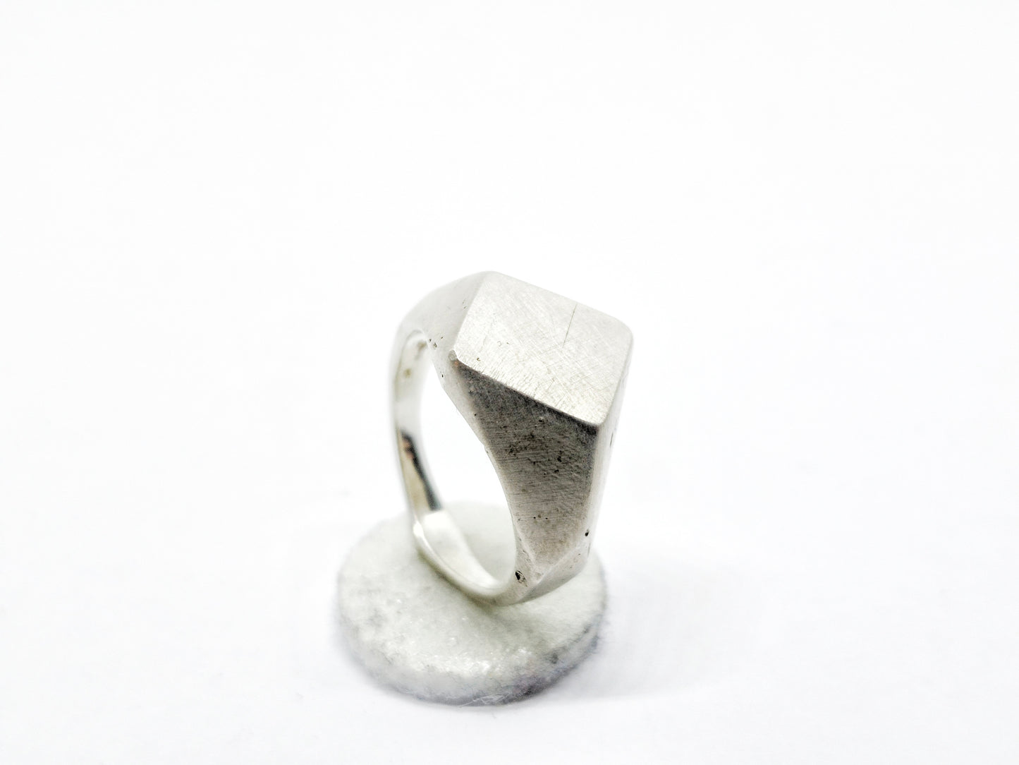SCUDO | The Resilience Signet Ring – Handcrafted Minimalist Jewelry