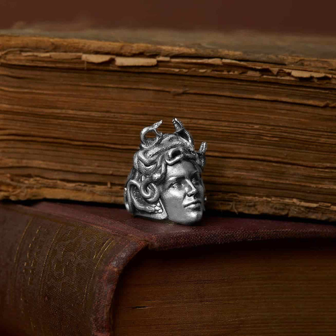 Medusa Head Ring in 925 Sterling Silver – Mythological Gothic Statement Jewelry