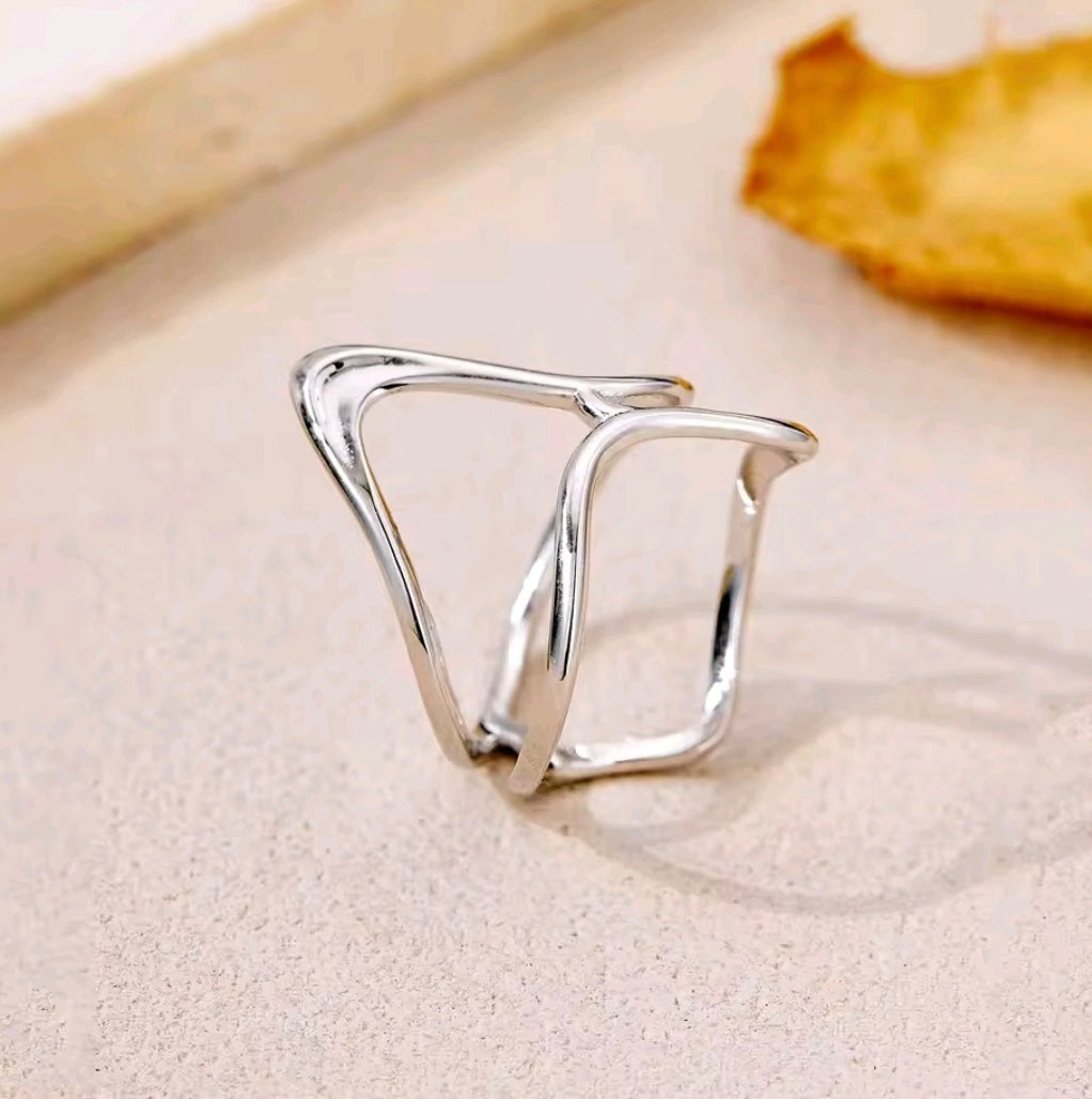 Minimalist Sterling Silver Wave Ring – Adjustable Fluid Design Statement Jewelry
