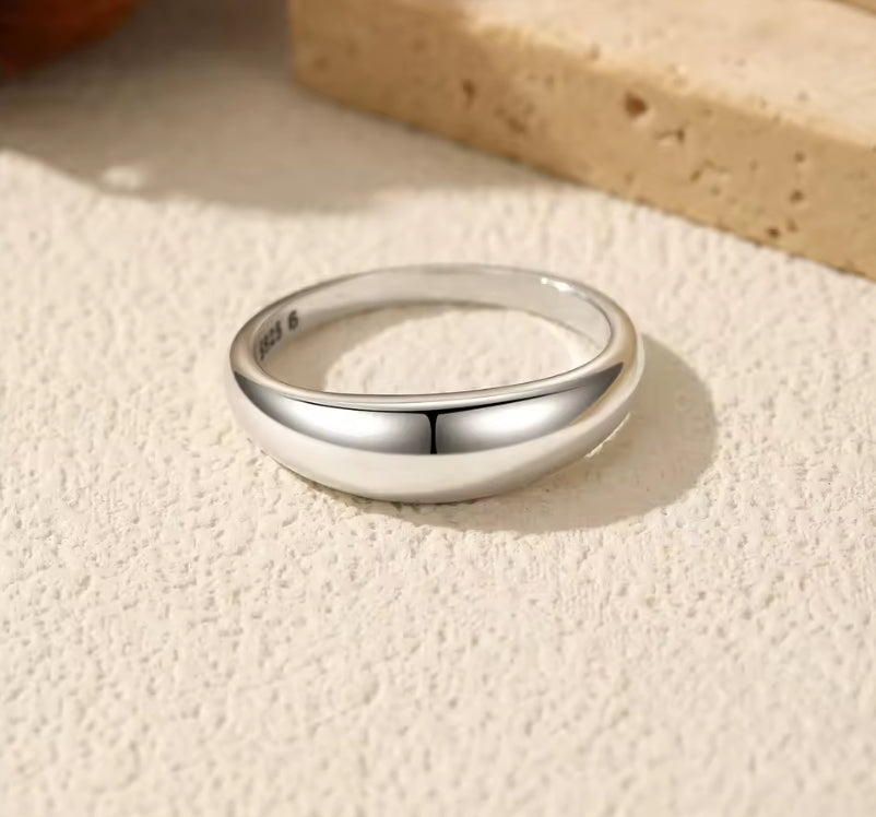 The Classic Silver Band Ring – 925 Sterling Silver