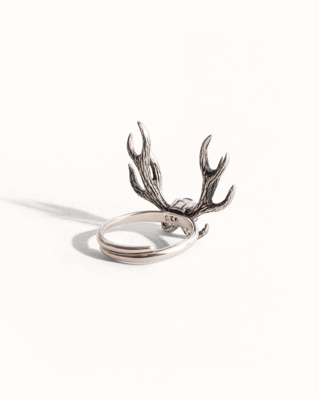 Anthea Antler Ring – 925 Silver with Rainbow Moonstone