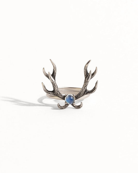 Anthea Antler Ring – 925 Silver with Rainbow Moonstone