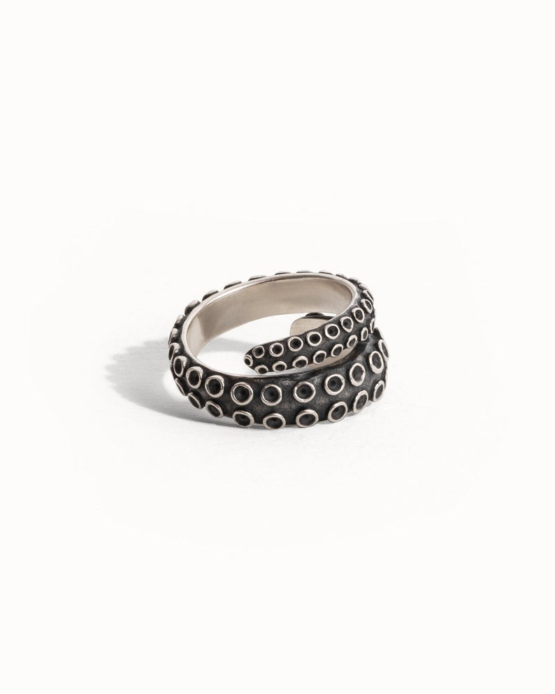 Abyssal Embrace – Silver Tentacle Ring