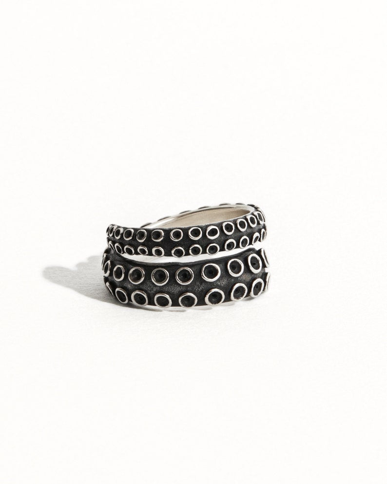 Abyssal Embrace – Silver Tentacle Ring
