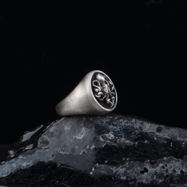 Kraken Ring – Oxidized Silver 925 | Symbol of Power & Depth