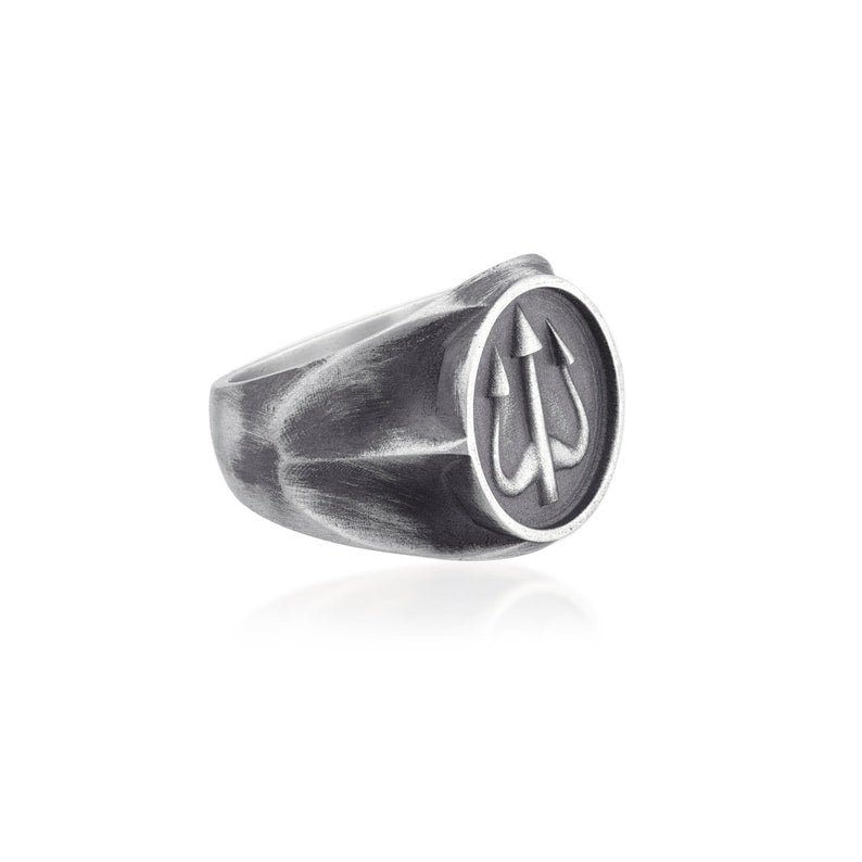 Wrath of the Deep – Poseidon's Trident Ring
