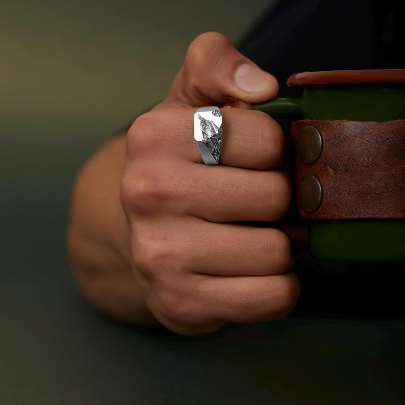 Scar of Time – Sterling Silver Fractured Signet Ring