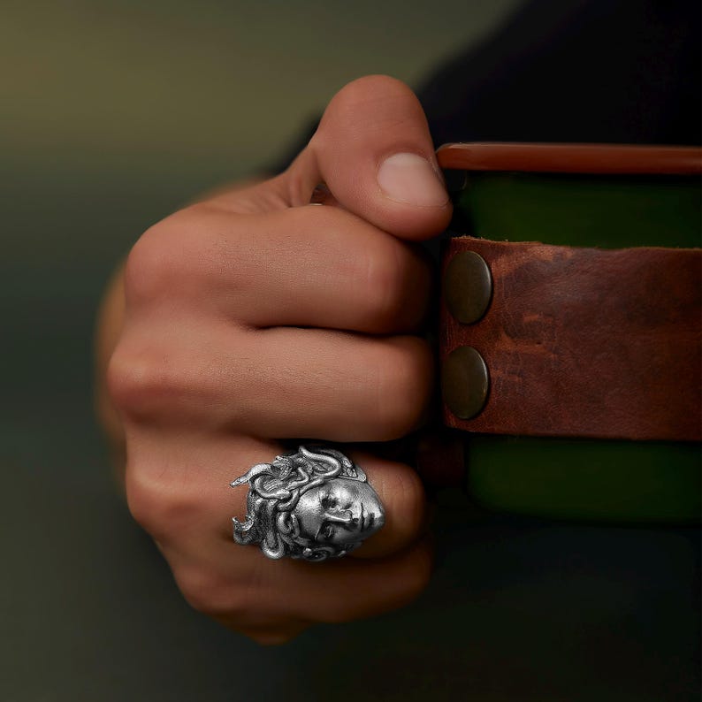Medusa Head Ring in 925 Sterling Silver – Mythological Gothic Statement Jewelry